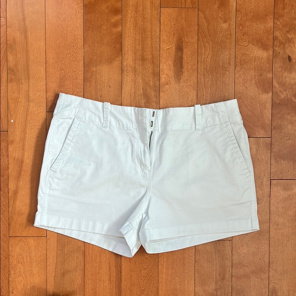 Vineyard Vines Women's White Shorts